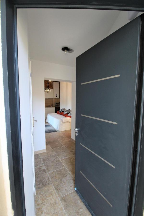Les Bastidons De L'Isle - Le Saumane - 3 Etoiles Apartman Kültér fotó
